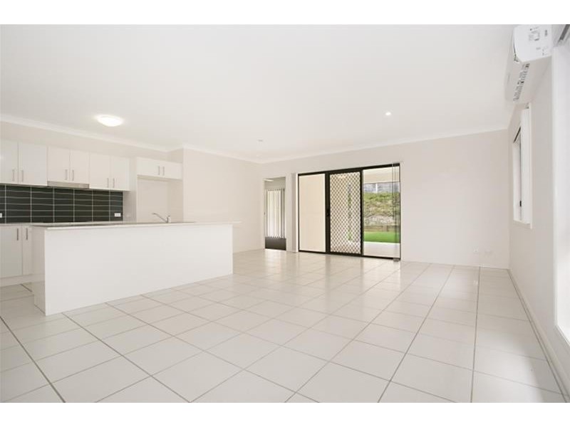 211 Riverstone Crossing, Maudsland QLD 4210