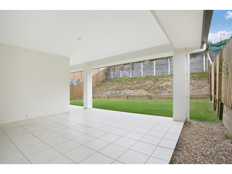 211 Riverstone Crossing, Maudsland QLD 4210