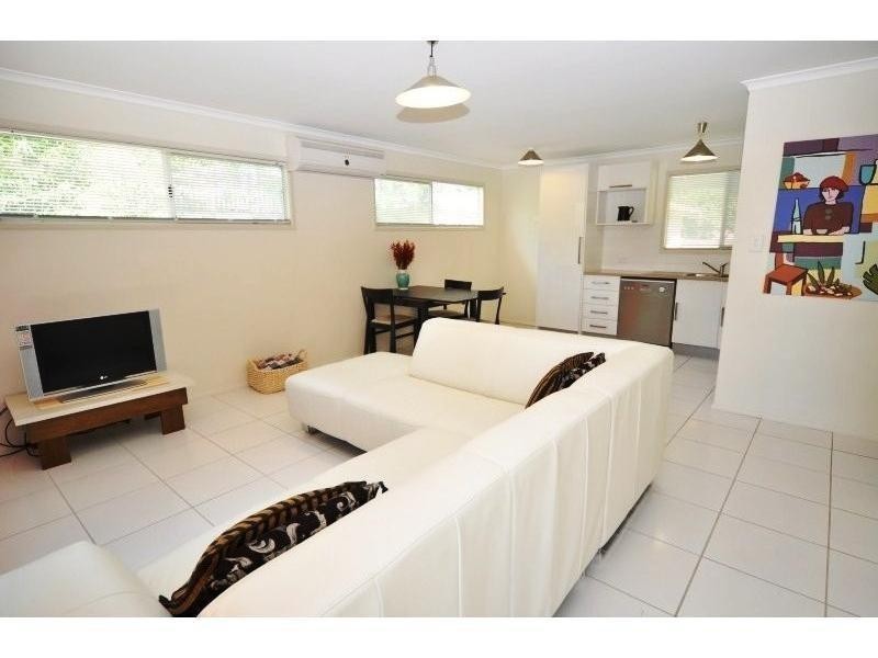 8 Coombe Avenue, Hope Island QLD 4212