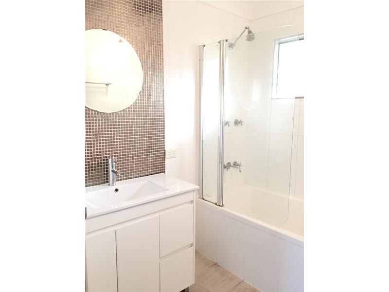 8 Coombe Avenue, Hope Island QLD 4212