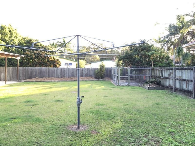 8 Coombe Avenue, Hope Island QLD 4212