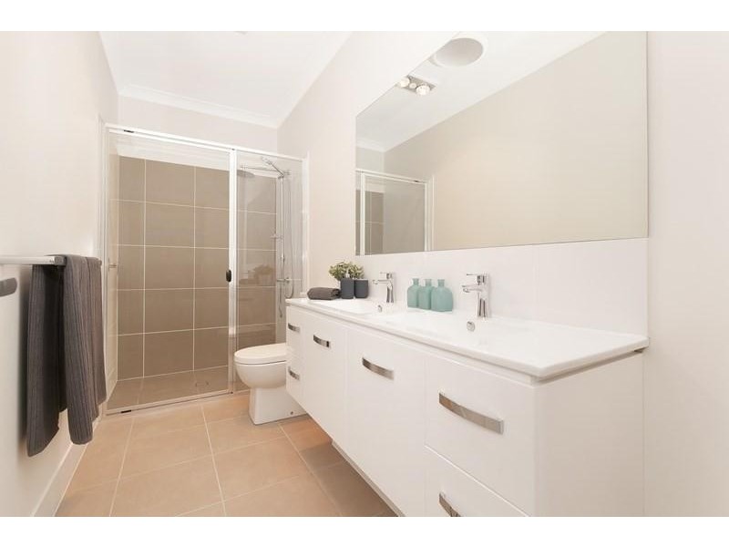 4 Lewis Place, Manly West QLD 4179