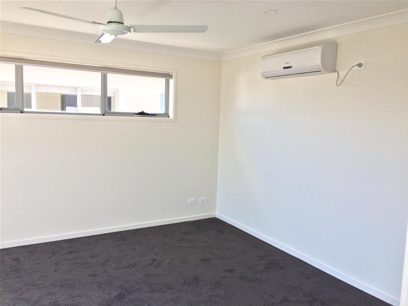 26/1 Waters Close, Hope Island QLD 4212