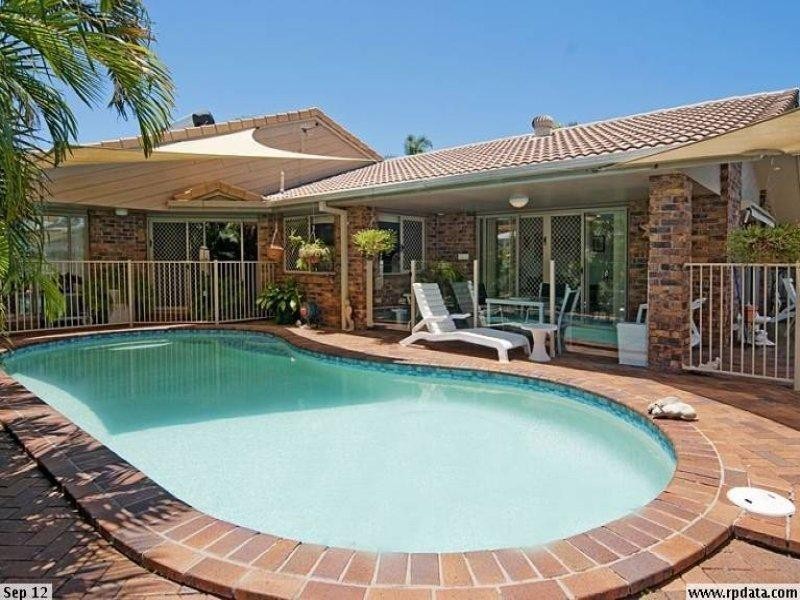 16 Oxley Drive, Paradise Point QLD 4216