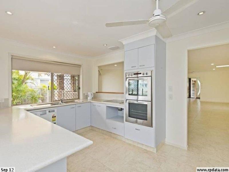 16 Oxley Drive, Paradise Point QLD 4216