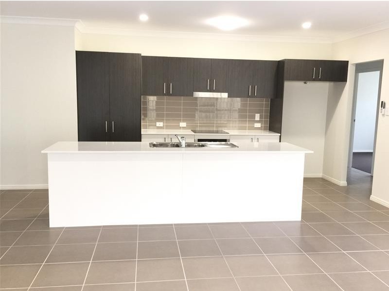 199 Riverstone Crossing, Maudsland QLD 4210