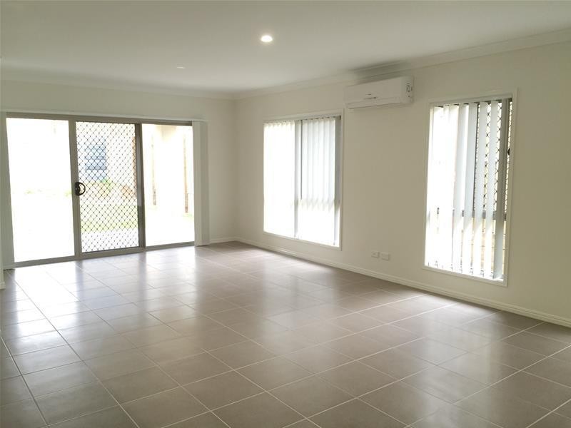 199 Riverstone Crossing, Maudsland QLD 4210