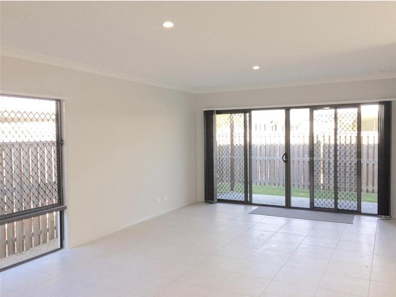 6 Keelson Crescent, Hope Island QLD 4212