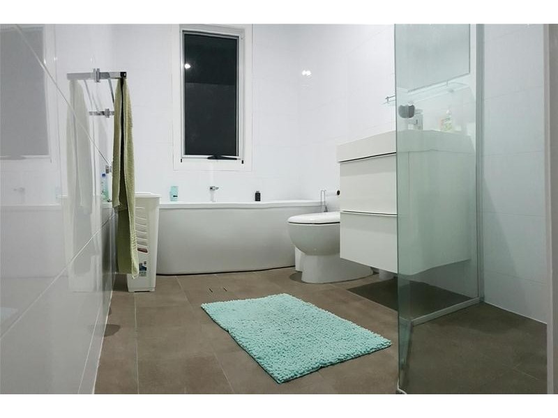 38 Dowling Drive, Southport QLD 4215