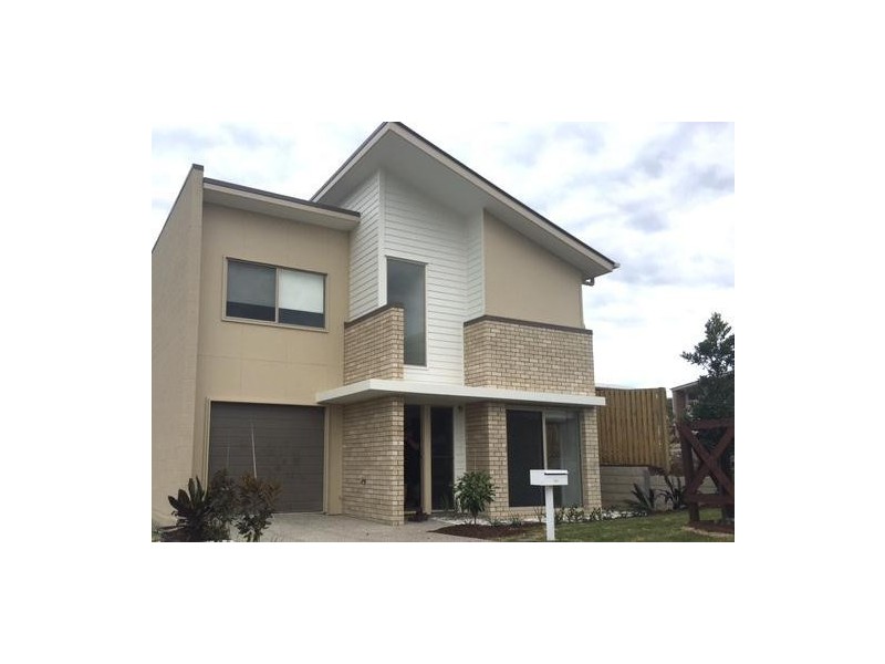 4 Savanna Garden, Pimpama QLD 4209