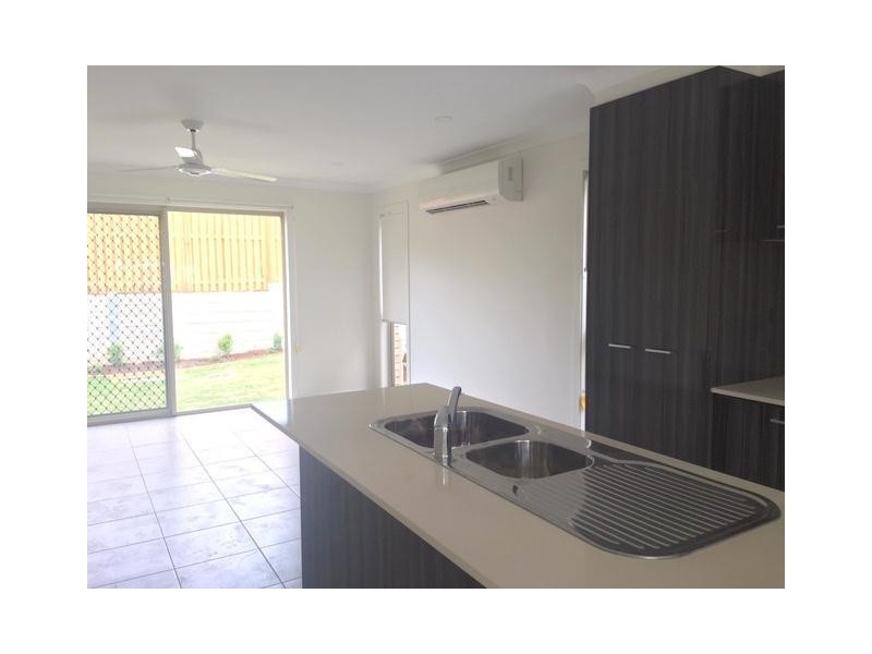 4 Savanna Garden, Pimpama QLD 4209