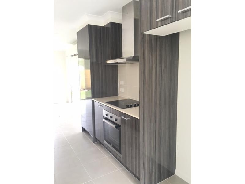 4 Savanna Garden, Pimpama QLD 4209