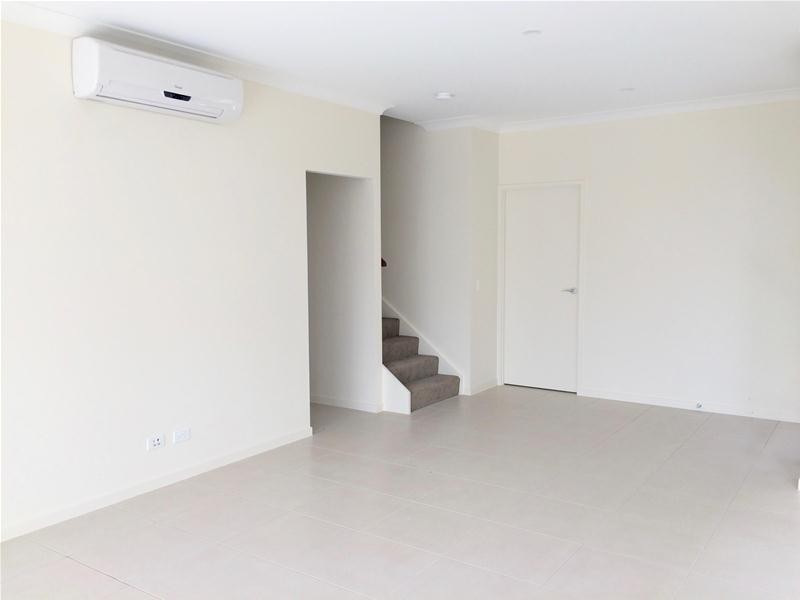 25/1 Waters Close, Hope Island QLD 4212