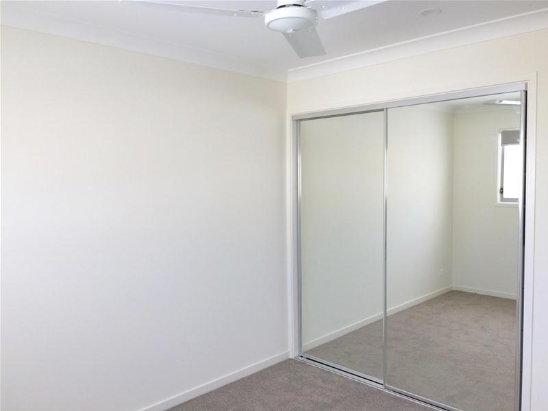 25/1 Waters Close, Hope Island QLD 4212