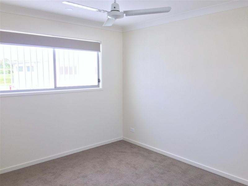 25/1 Waters Close, Hope Island QLD 4212