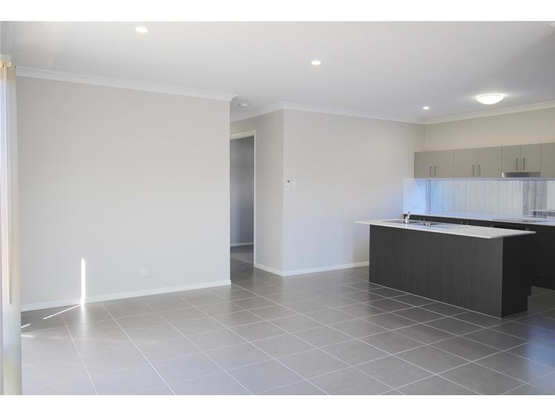 24 Waters Close, Hope Island QLD 4212