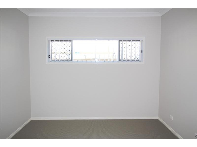 24 Waters Close, Hope Island QLD 4212