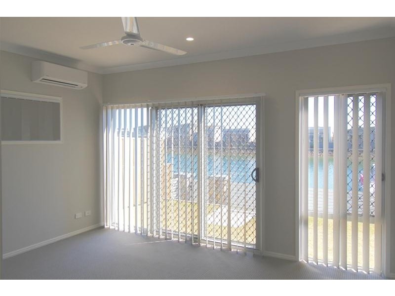 24 Waters Close, Hope Island QLD 4212