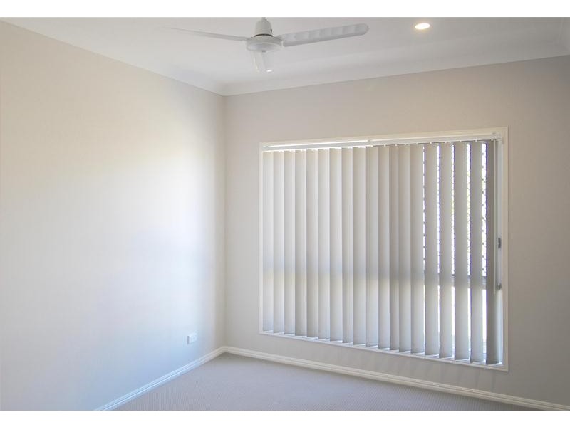 24 Waters Close, Hope Island QLD 4212