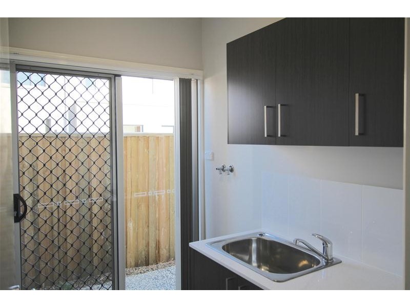 24 Waters Close, Hope Island QLD 4212