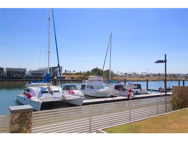 24 Waters Close, Hope Island QLD 4212