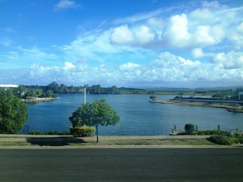 12 Serenity Boulevard, Helensvale QLD 4212