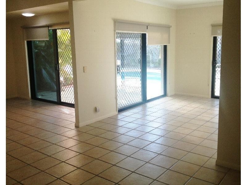 12 Serenity Boulevard, Helensvale QLD 4212