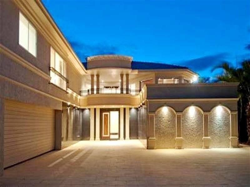 8 The Sovereign Mile, Sovereign Islands QLD 4216