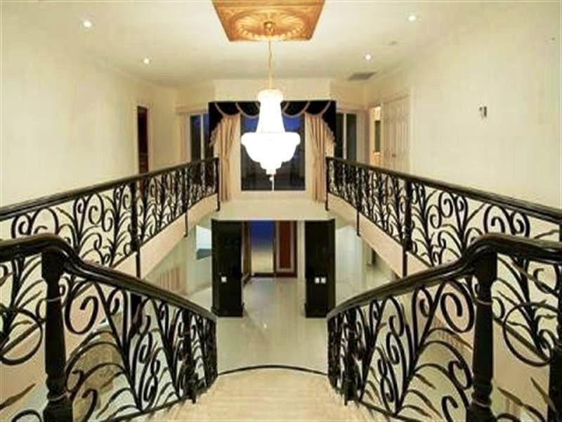 8 The Sovereign Mile, Sovereign Islands QLD 4216