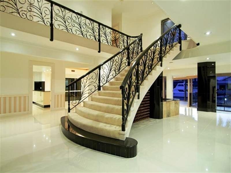 8 The Sovereign Mile, Sovereign Islands QLD 4216