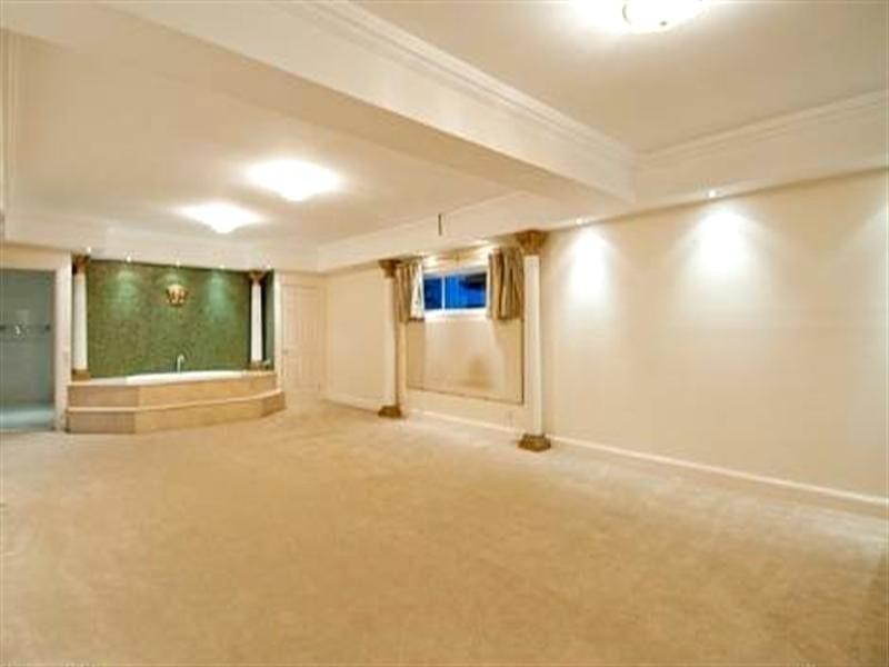 8 The Sovereign Mile, Sovereign Islands QLD 4216