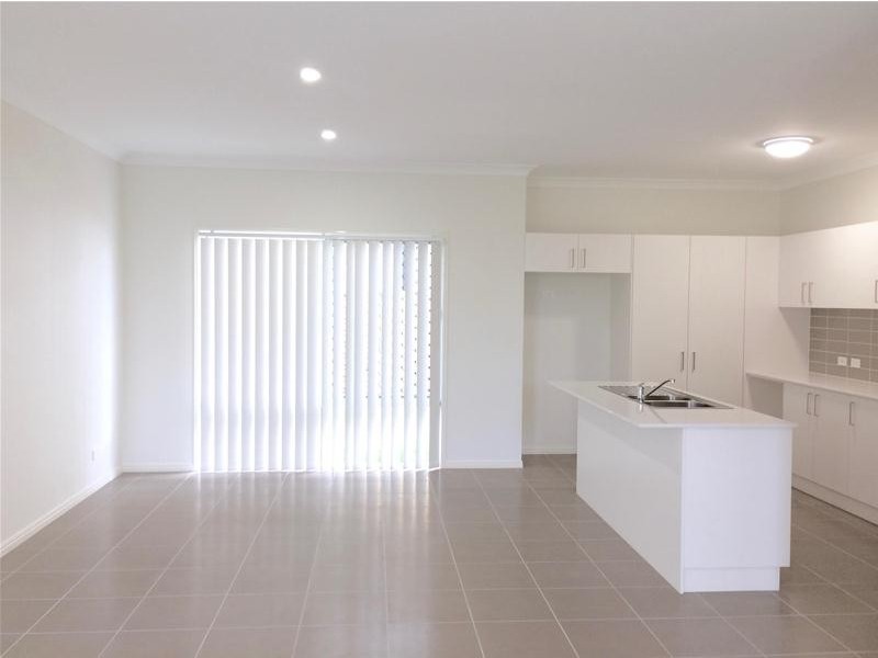 10 Waters Close, Hope Island QLD 4212