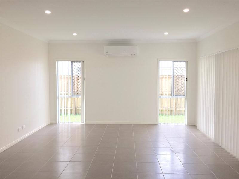 10 Waters Close, Hope Island QLD 4212