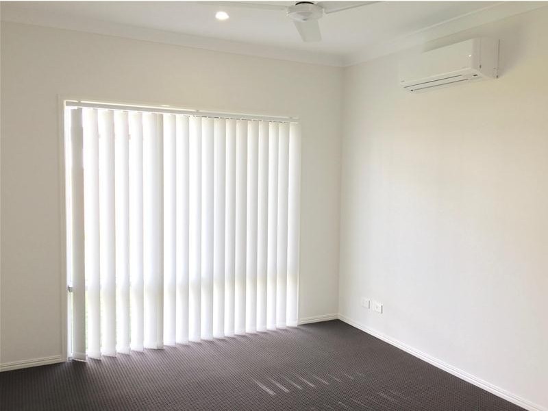 10 Waters Close, Hope Island QLD 4212