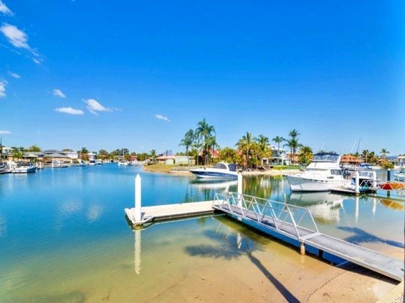 8 Dobell Avenue, Paradise Point QLD 4216