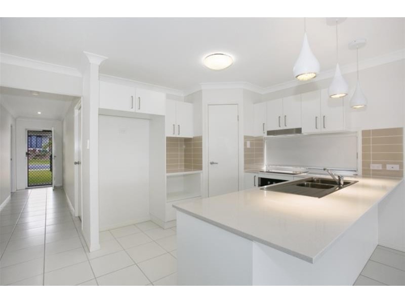 6 Hillstone Crossing, Maudsland QLD 4210