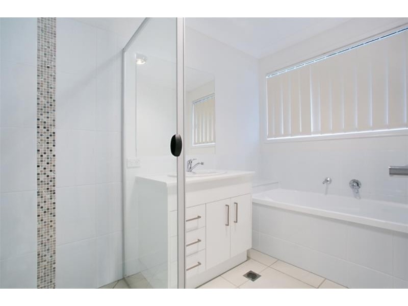 6 Hillstone Crossing, Maudsland QLD 4210