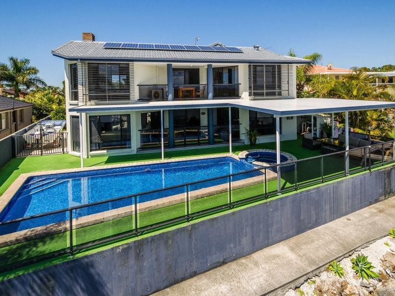 44 Tradewinds Avenue, Paradise Point QLD 4216