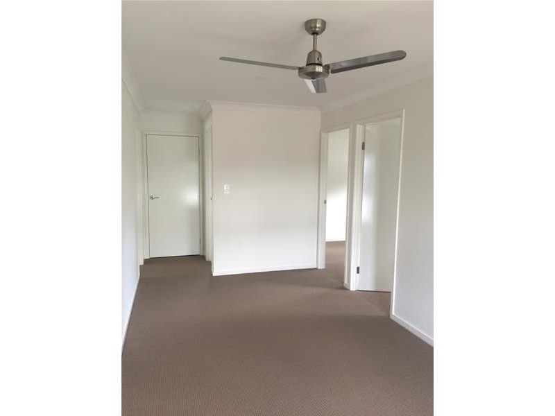 2 Hillstone Crescent, Maudsland QLD 4210