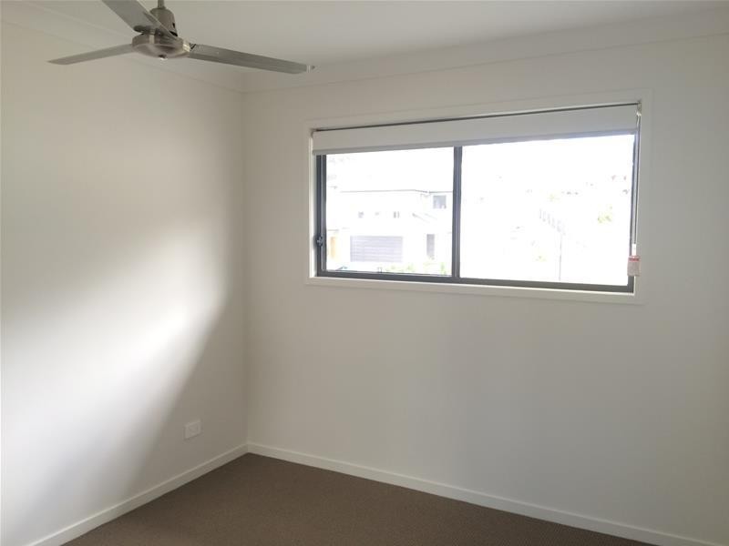 2 Hillstone Crescent, Maudsland QLD 4210