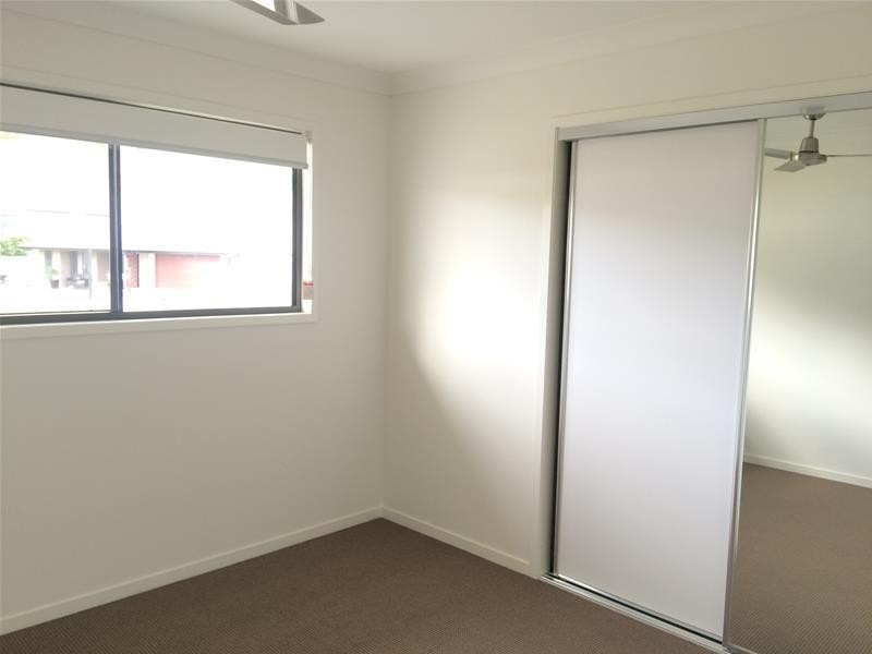 2 Hillstone Crescent, Maudsland QLD 4210