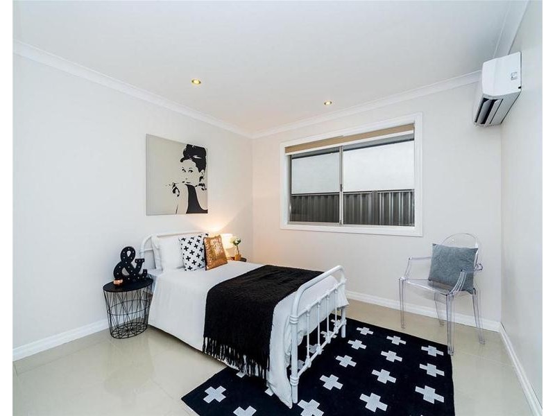 25 Ashgrove Avenue, Runaway Bay QLD 4216