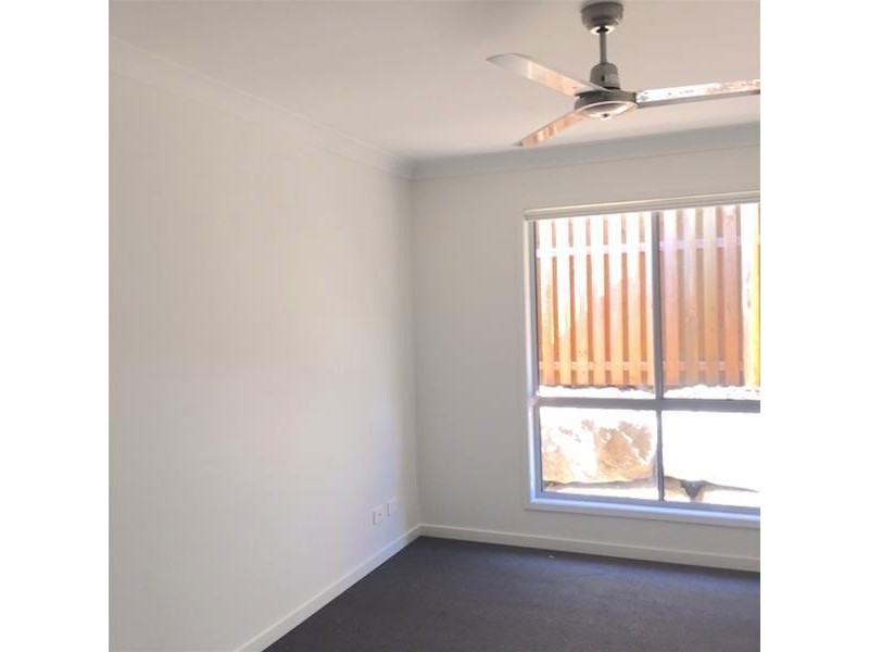 9 Hillstone Crescent, Maudsland QLD 4210