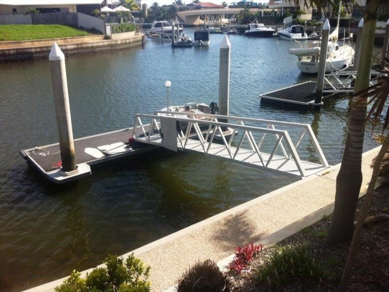 3 Royal Albert Crescent, Sovereign Islands QLD 4216