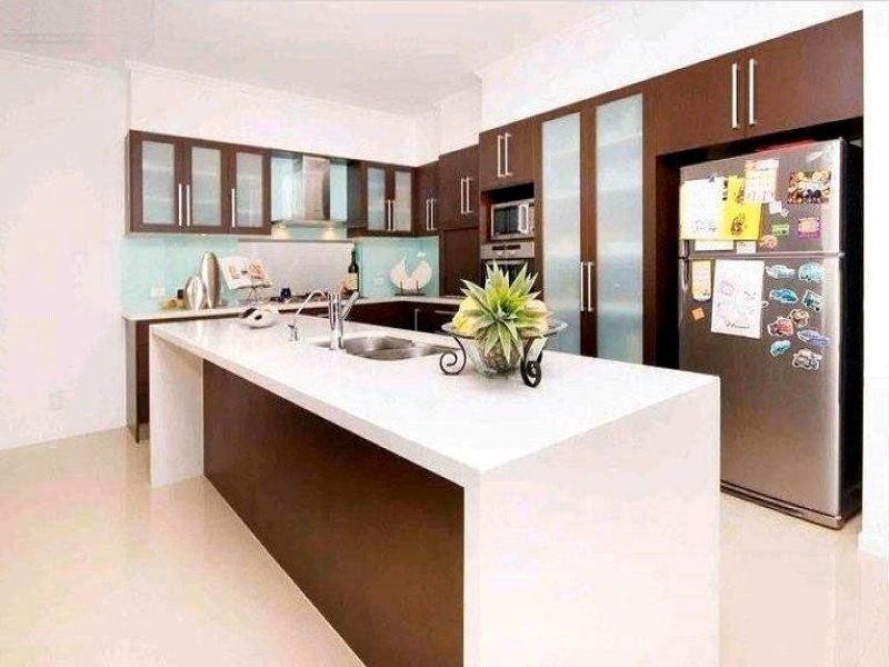 3 Royal Albert Crescent, Sovereign Islands QLD 4216