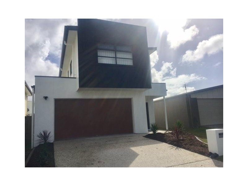 10 Beacon Lane, Hope Island QLD 4212