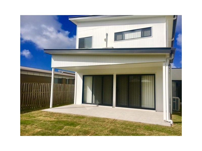 10 Beacon Lane, Hope Island QLD 4212