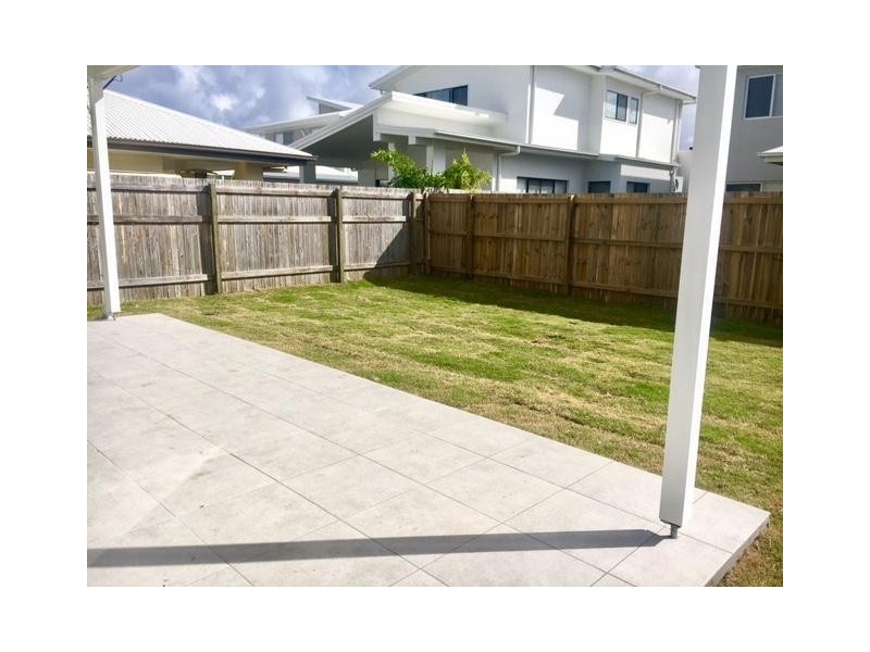 10 Beacon Lane, Hope Island QLD 4212