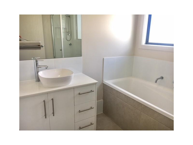 10 Beacon Lane, Hope Island QLD 4212