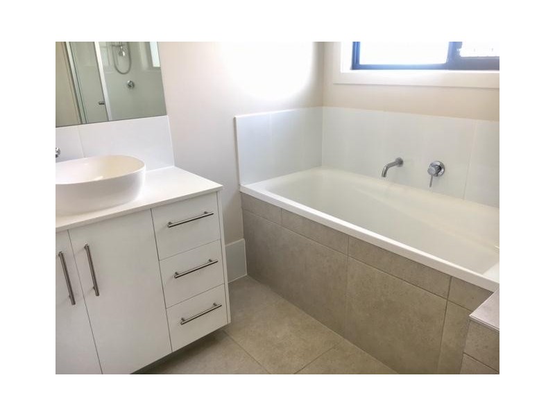 10 Beacon Lane, Hope Island QLD 4212